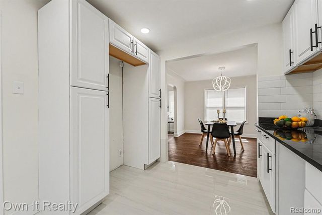 18429 Strathmoor Street, Detroit, MI 48235