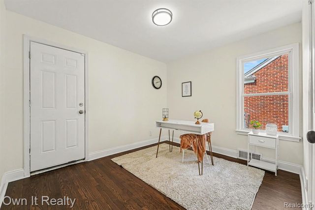 18429 Strathmoor Street, Detroit, MI 48235