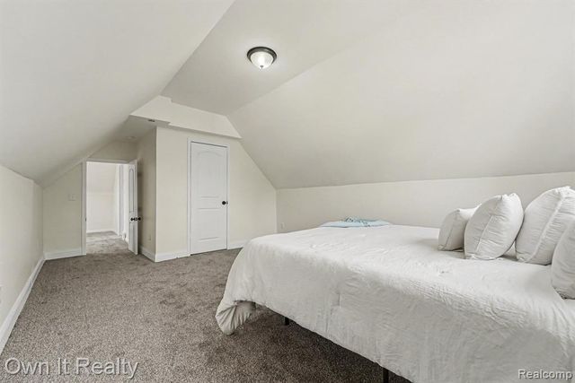 18429 Strathmoor Street, Detroit, MI 48235