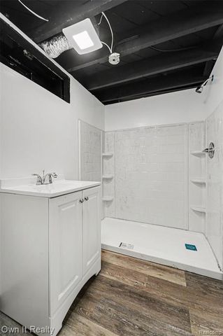 18429 Strathmoor Street, Detroit, MI 48235