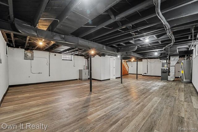 18429 Strathmoor Street, Detroit, MI 48235