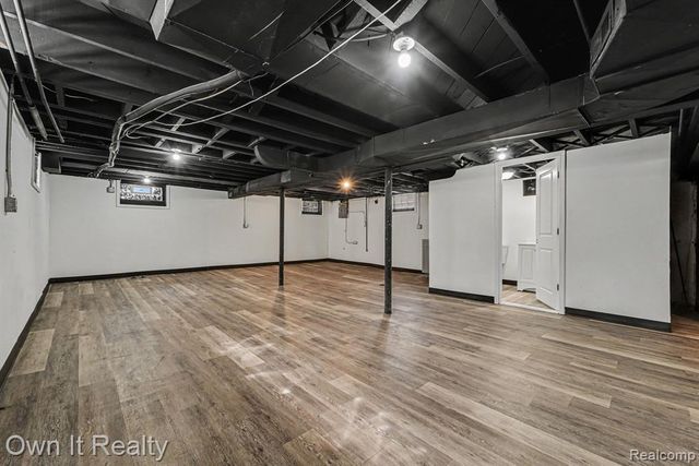 18429 Strathmoor Street, Detroit, MI 48235