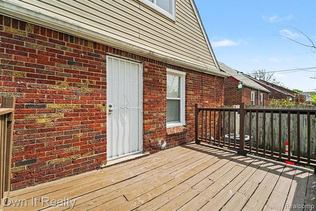 18429 Strathmoor Street, Detroit, MI 48235