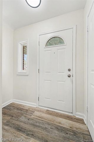 18429 Strathmoor Street, Detroit, MI 48235