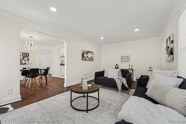 18429 Strathmoor Street, Detroit, MI 48235