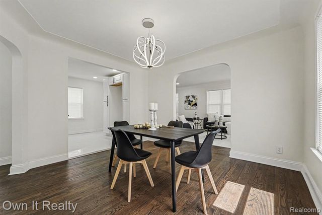 18429 Strathmoor Street, Detroit, MI 48235