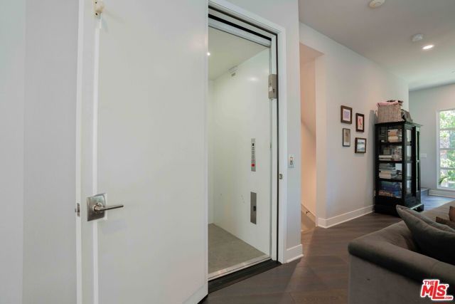 12646 W Seacoast Place, Los Angeles, CA 90094