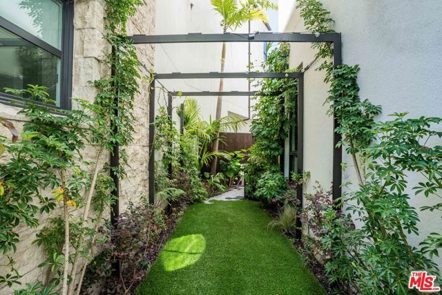 12646 W Seacoast Place, Los Angeles, CA 90094