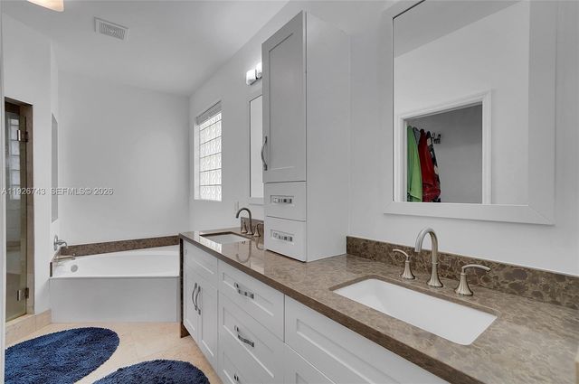 1135 Satinleaf Street, Hollywood, FL 33019
