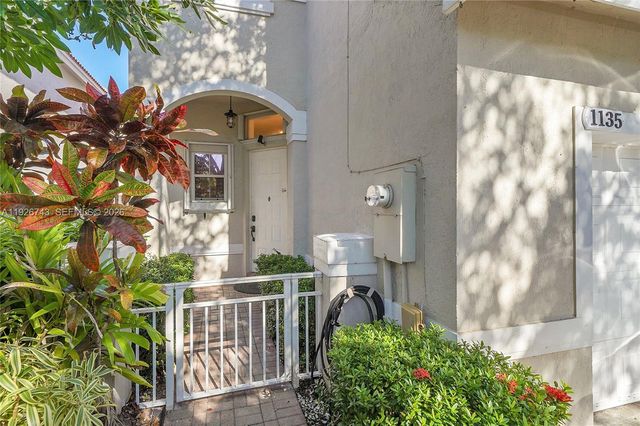 1135 Satinleaf Street, Hollywood, FL 33019