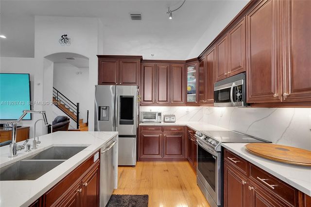 1135 Satinleaf Street, Hollywood, FL 33019