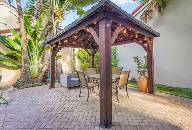 1135 Satinleaf Street, Hollywood, FL 33019