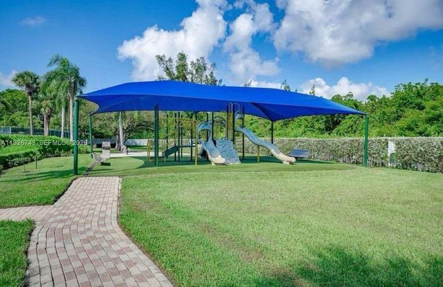1135 Satinleaf Street, Hollywood, FL 33019