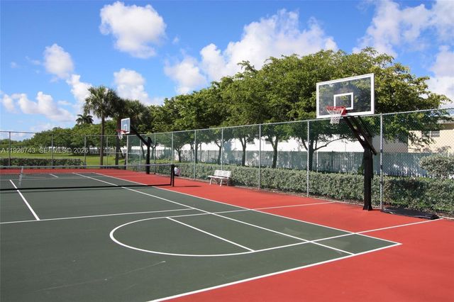 1135 Satinleaf Street, Hollywood, FL 33019