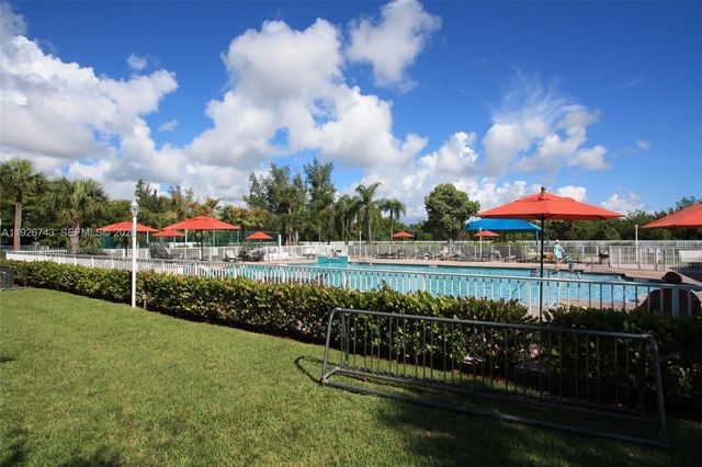 1135 Satinleaf Street, Hollywood, FL 33019