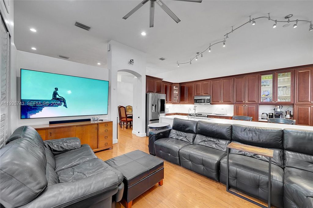 1135 Satinleaf Street, Hollywood, FL 33019