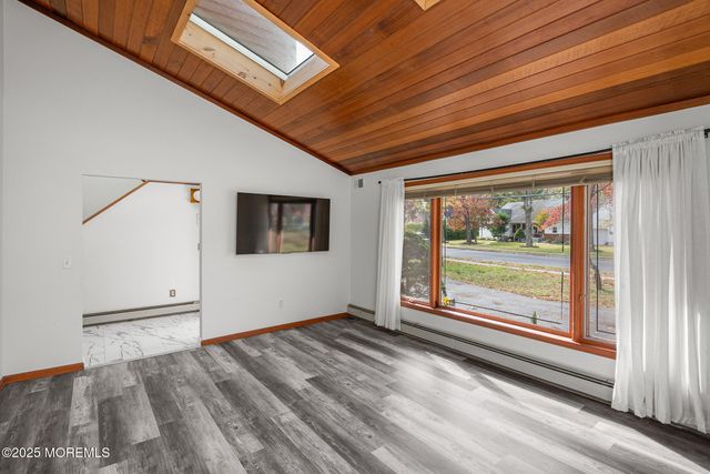 44 Shady Nook Drive, Toms River, NJ 08755