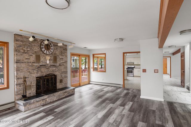 44 Shady Nook Drive, Toms River, NJ 08755