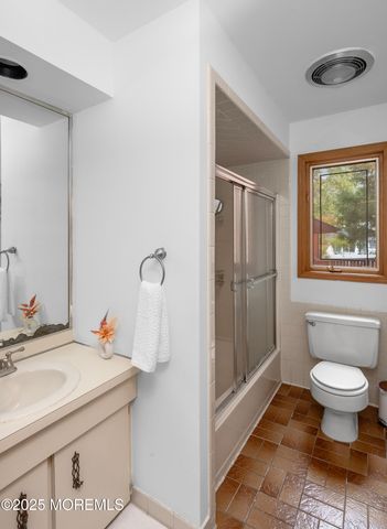 44 Shady Nook Drive, Toms River, NJ 08755