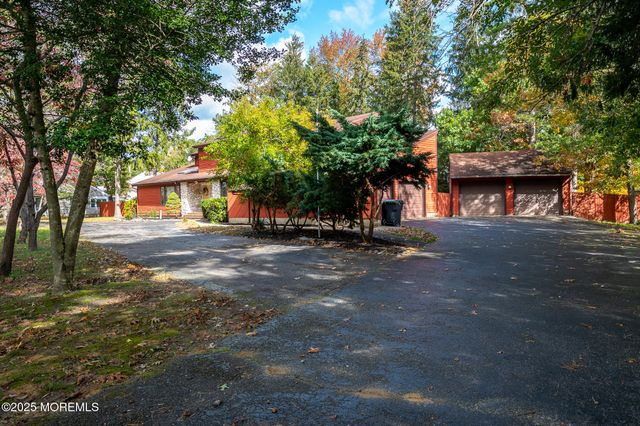 44 Shady Nook Drive, Toms River, NJ 08755