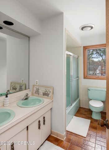 44 Shady Nook Drive, Toms River, NJ 08755