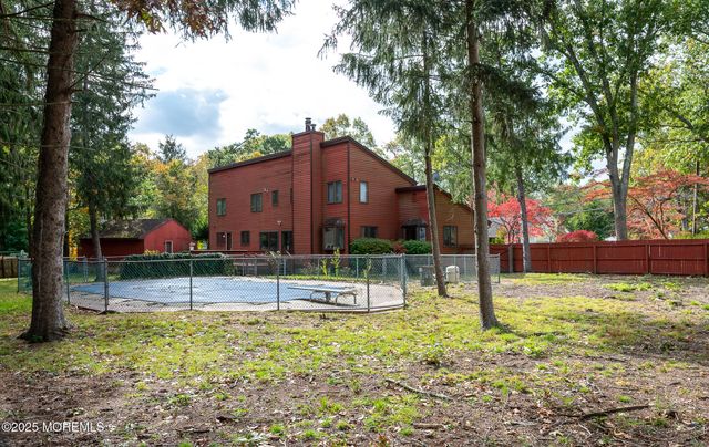 44 Shady Nook Drive, Toms River, NJ 08755