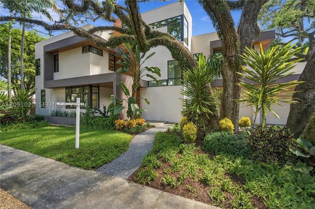 2803 Crystal Ct, Miami, FL 33133