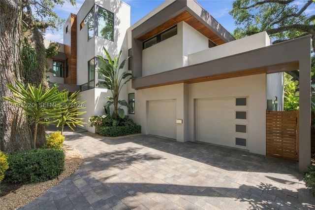 2803 Crystal Ct, Miami, FL 33133