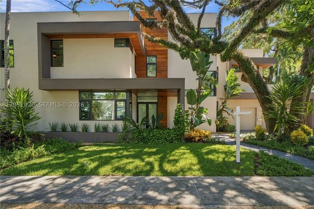 2803 Crystal Ct, Miami, FL 33133