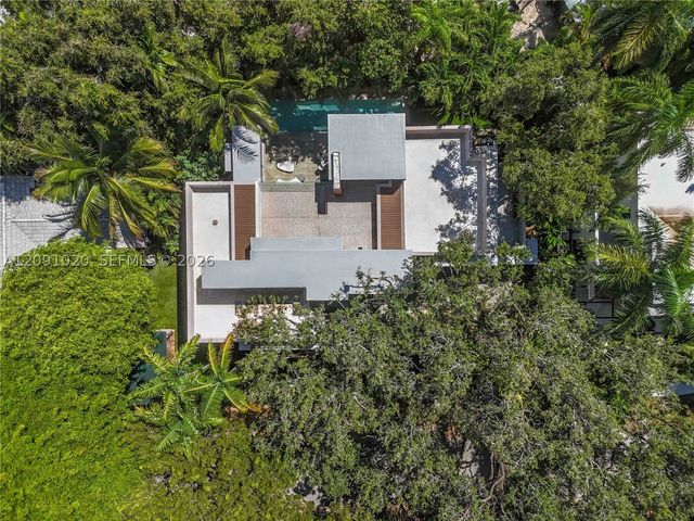 2803 Crystal Ct, Miami, FL 33133