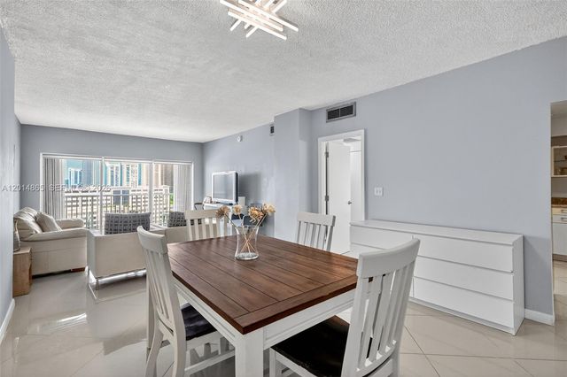 300 Bayview Dr 1009, Sunny Isles Beach, FL 33160