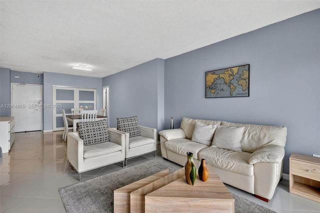 300 Bayview Dr 1009, Sunny Isles Beach, FL 33160