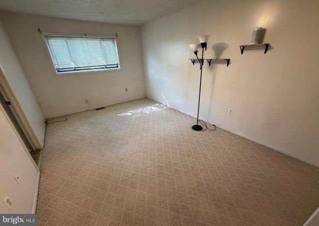 38 CHISWICK DR, Lindenwold, NJ 08021