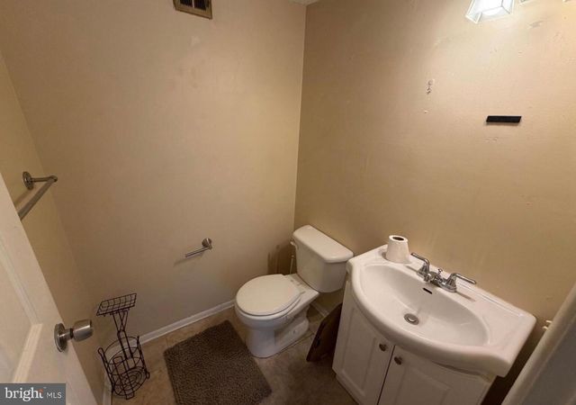38 CHISWICK DR, Lindenwold, NJ 08021