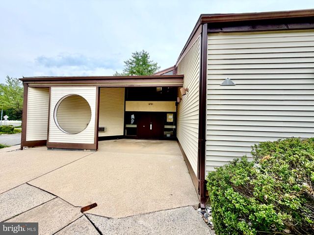 38 CHISWICK DR, Lindenwold, NJ 08021