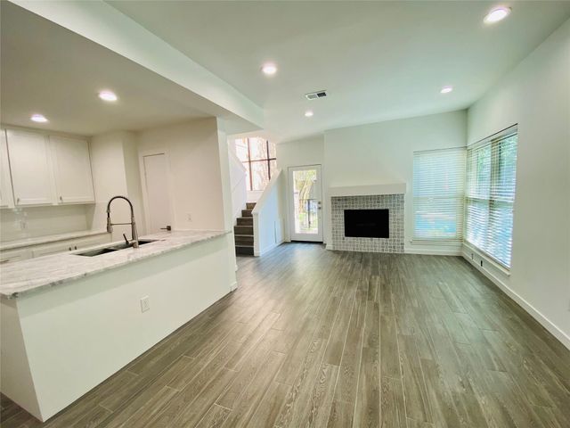 4907 Feagan Street, Houston, TX 77007