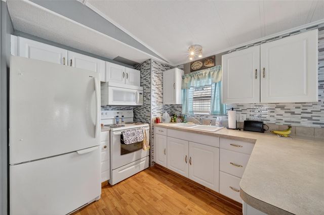 251 PATTERSON ROAD D32, Haines City, FL 33844