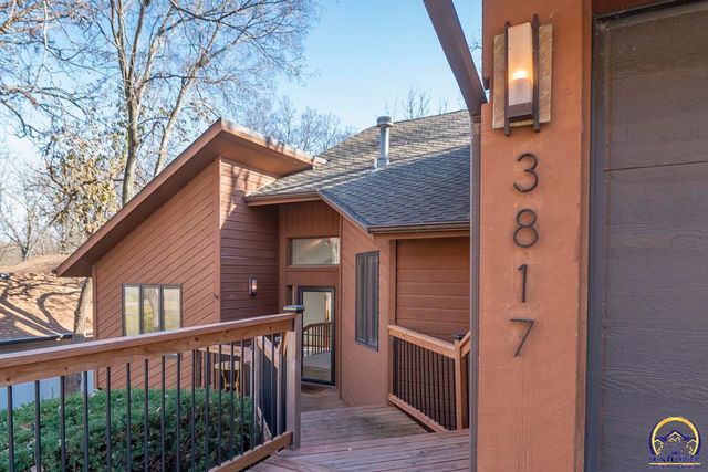 3817 SW Wood Valley DR, Topeka, KS 66610