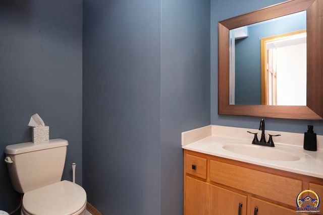 3817 SW Wood Valley DR, Topeka, KS 66610