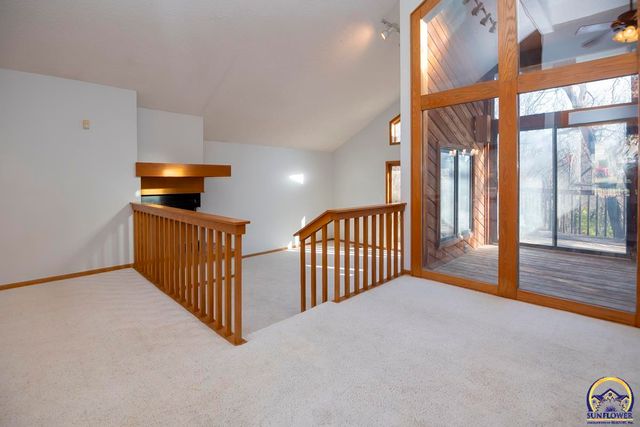 3817 SW Wood Valley DR, Topeka, KS 66610