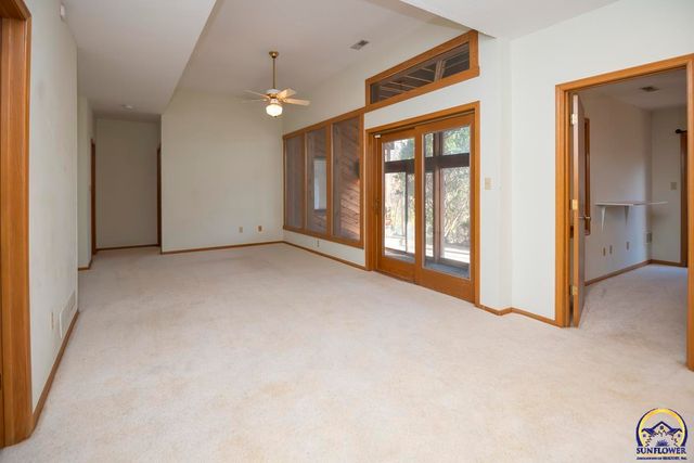 3817 SW Wood Valley DR, Topeka, KS 66610