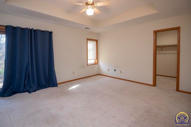 3817 SW Wood Valley DR, Topeka, KS 66610