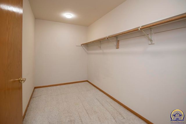 3817 SW Wood Valley DR, Topeka, KS 66610