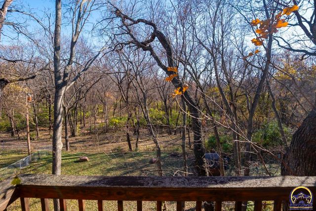 3817 SW Wood Valley DR, Topeka, KS 66610