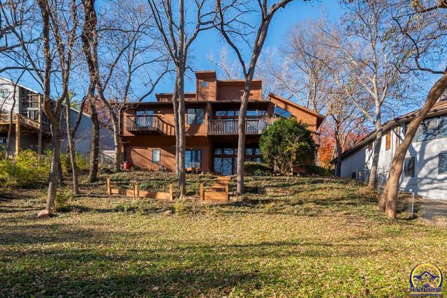 3817 SW Wood Valley DR, Topeka, KS 66610