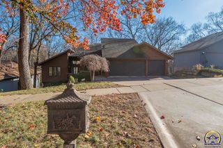 3817 SW Wood Valley DR, Topeka, KS 66610
