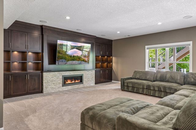 5545 Garland Lane N, Plymouth, MN 55446
