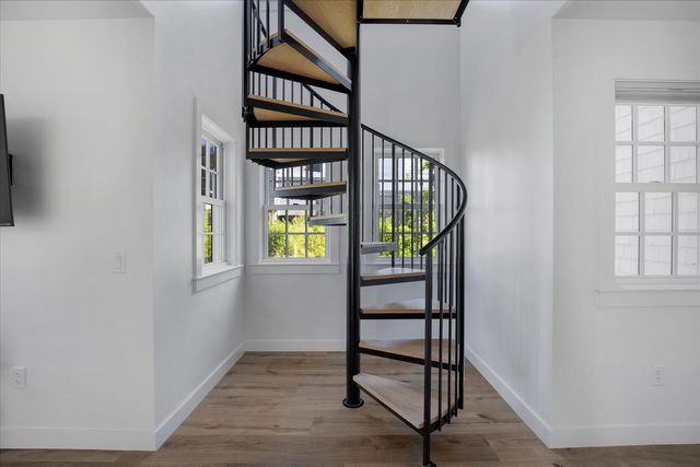 15 Squires Pond Lane, Wellfleet, MA 02667