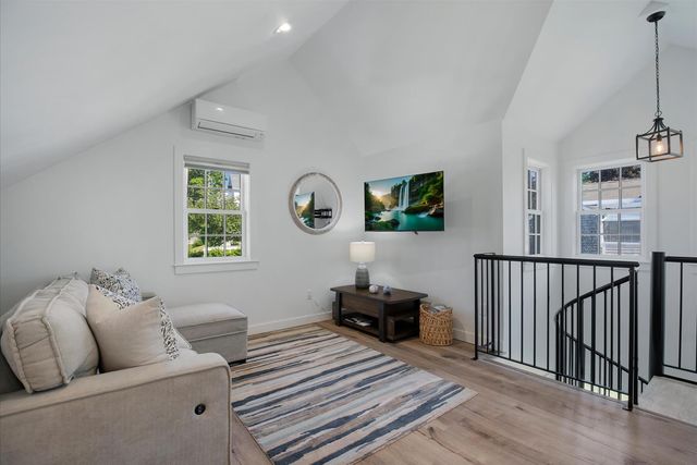 15 Squires Pond Lane, Wellfleet, MA 02667
