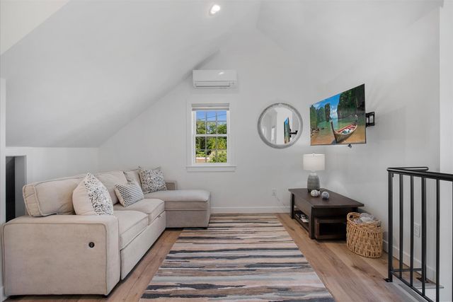 15 Squires Pond Lane, Wellfleet, MA 02667